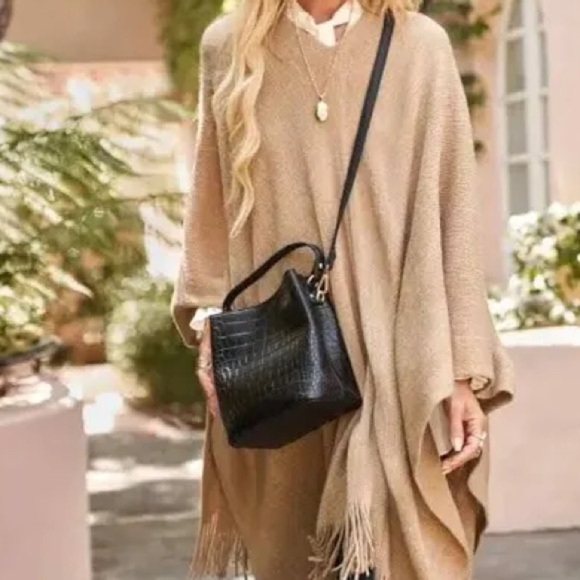 NWT AOTA Elena‎ Bucket Bag - Black Faux Crocodile - Picture 5 of 6